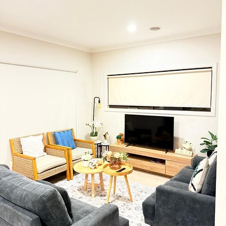 Melbourne Holiday House For 15 Peoples In Sanctuary Lake Point Cook Ngoại thất bức ảnh