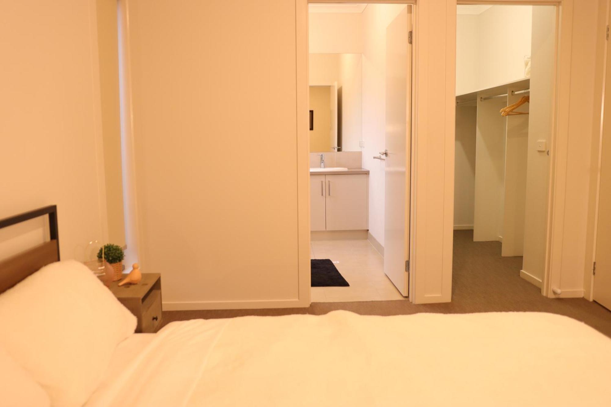 Melbourne Holiday House For 15 Peoples In Sanctuary Lake Point Cook Ngoại thất bức ảnh